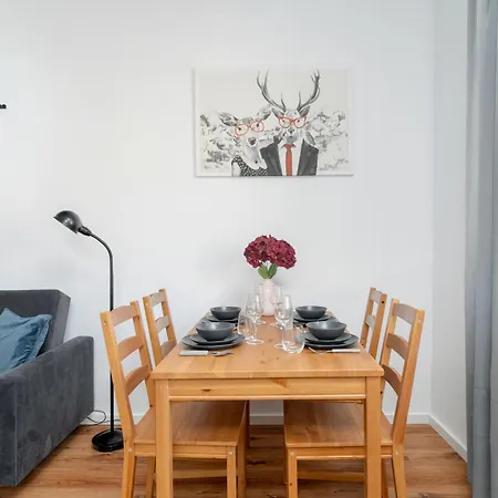 Konarskiego Apartament Blisko Jeziora Maltanskiego By Renters Apartament